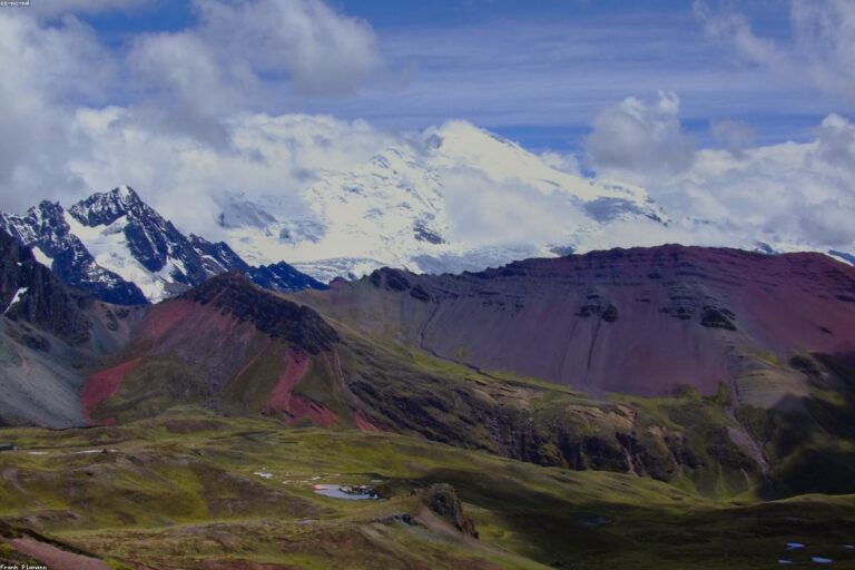 Pallay Punchu Privado – La Montaña de los Colores Más Exclusiva del Cusco