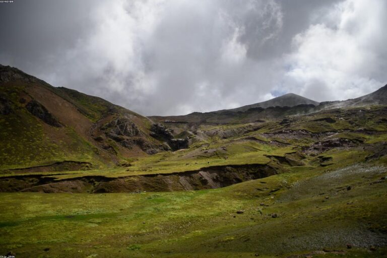 Montaña de Colores y Valle Rojo Privado – La Ruta Más Espectacular de Cusco