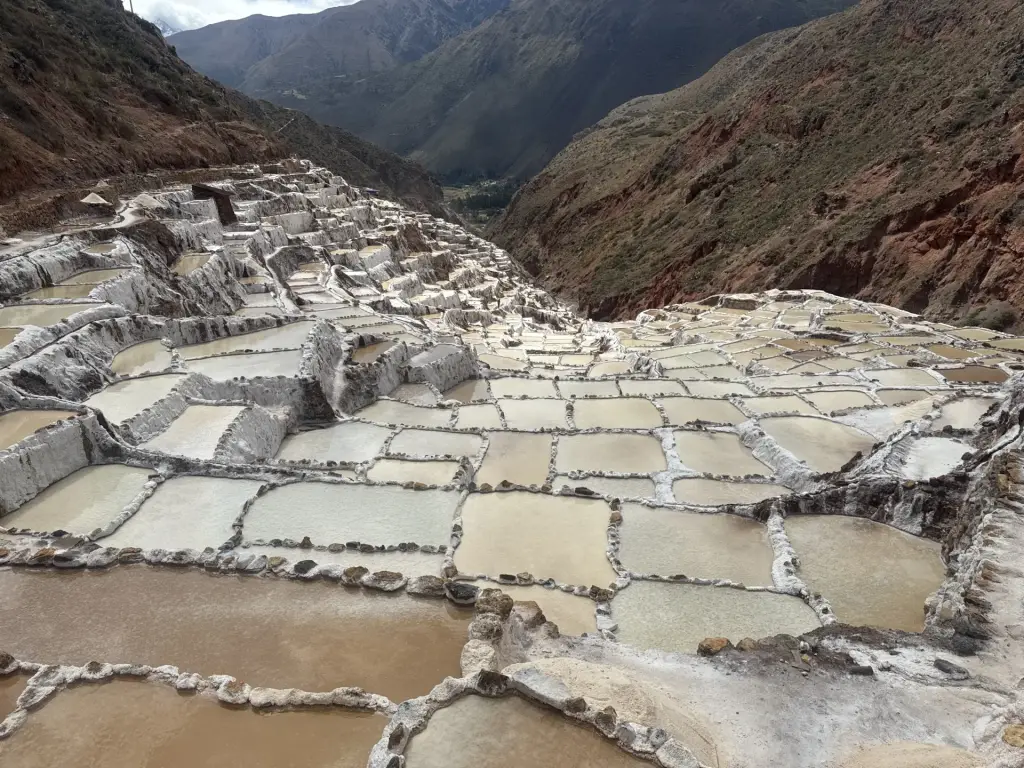 Salineras de Maras: miles de pozas de sal en la ladera del Valle Sagrado